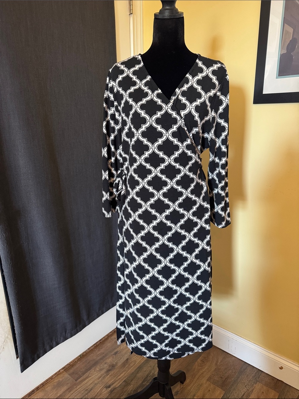 Black & White Geometric V-Neck Wrap Women’s Dress
